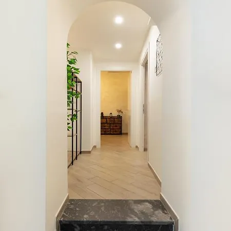 Maison Piazza Di Spagna * רומא